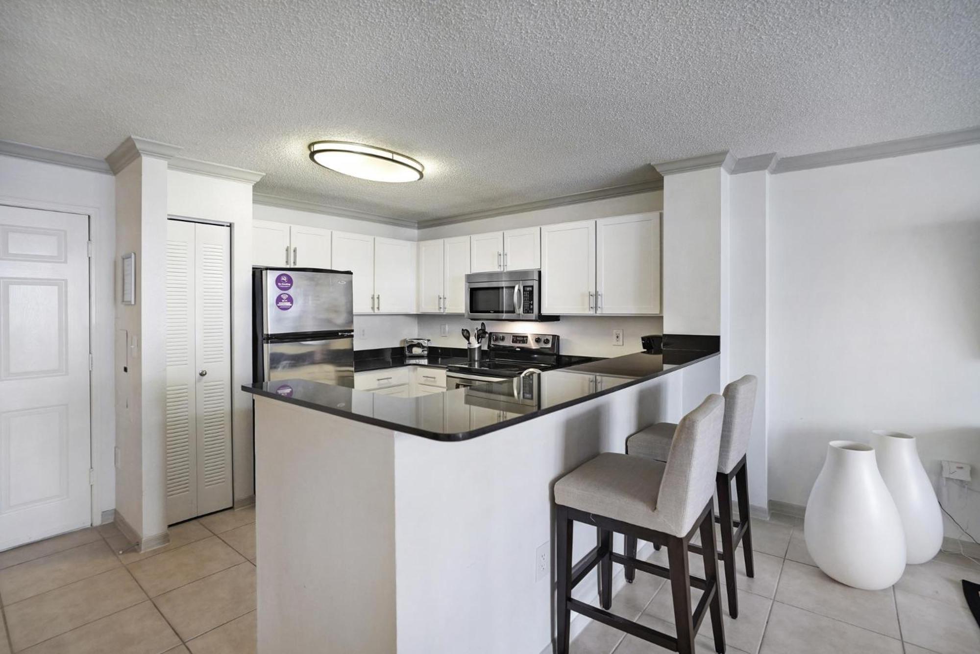Dharma Home Suites Coral Gables At Gables Grand Plaza Miami Bilik gambar