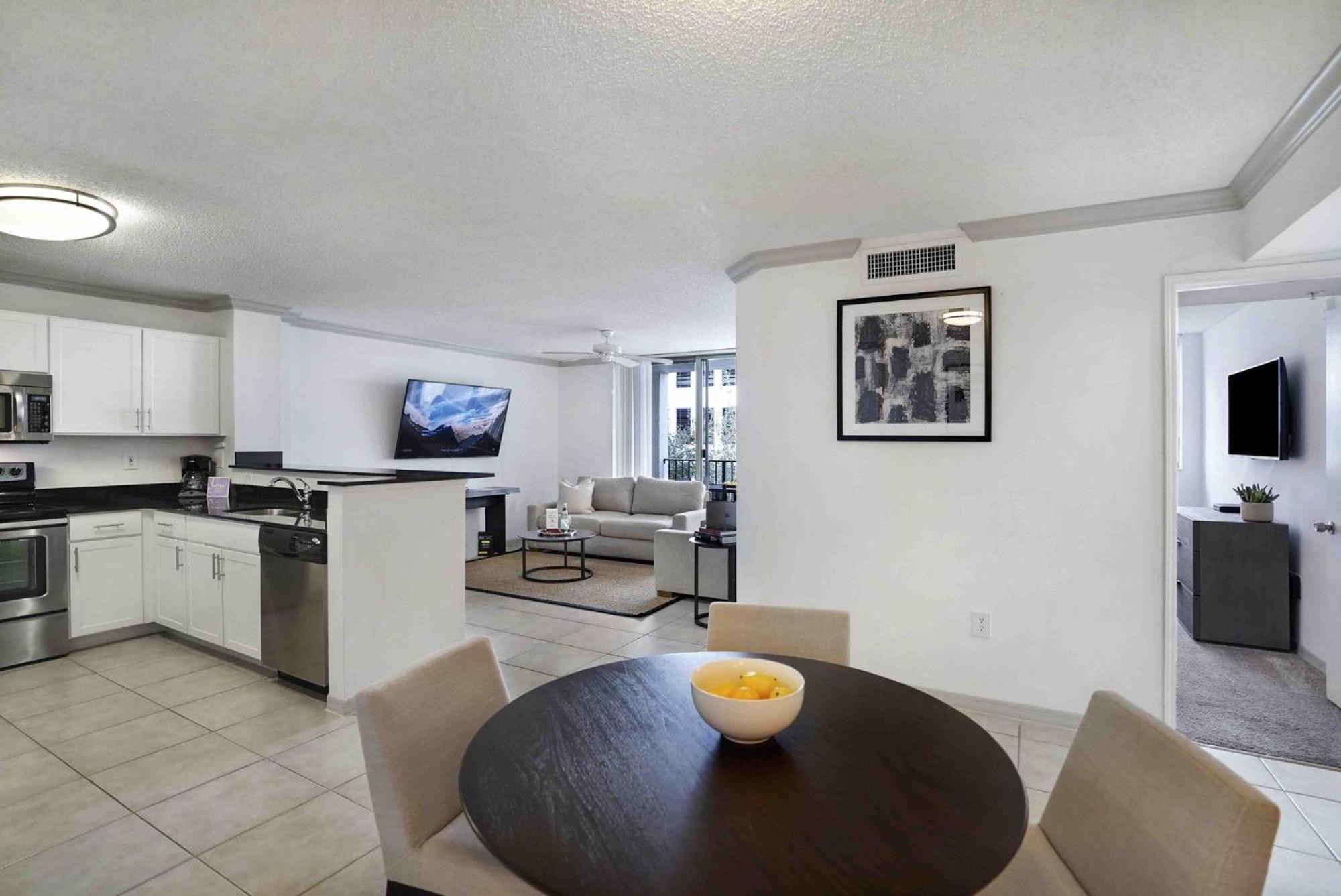 Dharma Home Suites Coral Gables At Gables Grand Plaza Miami Bilik gambar