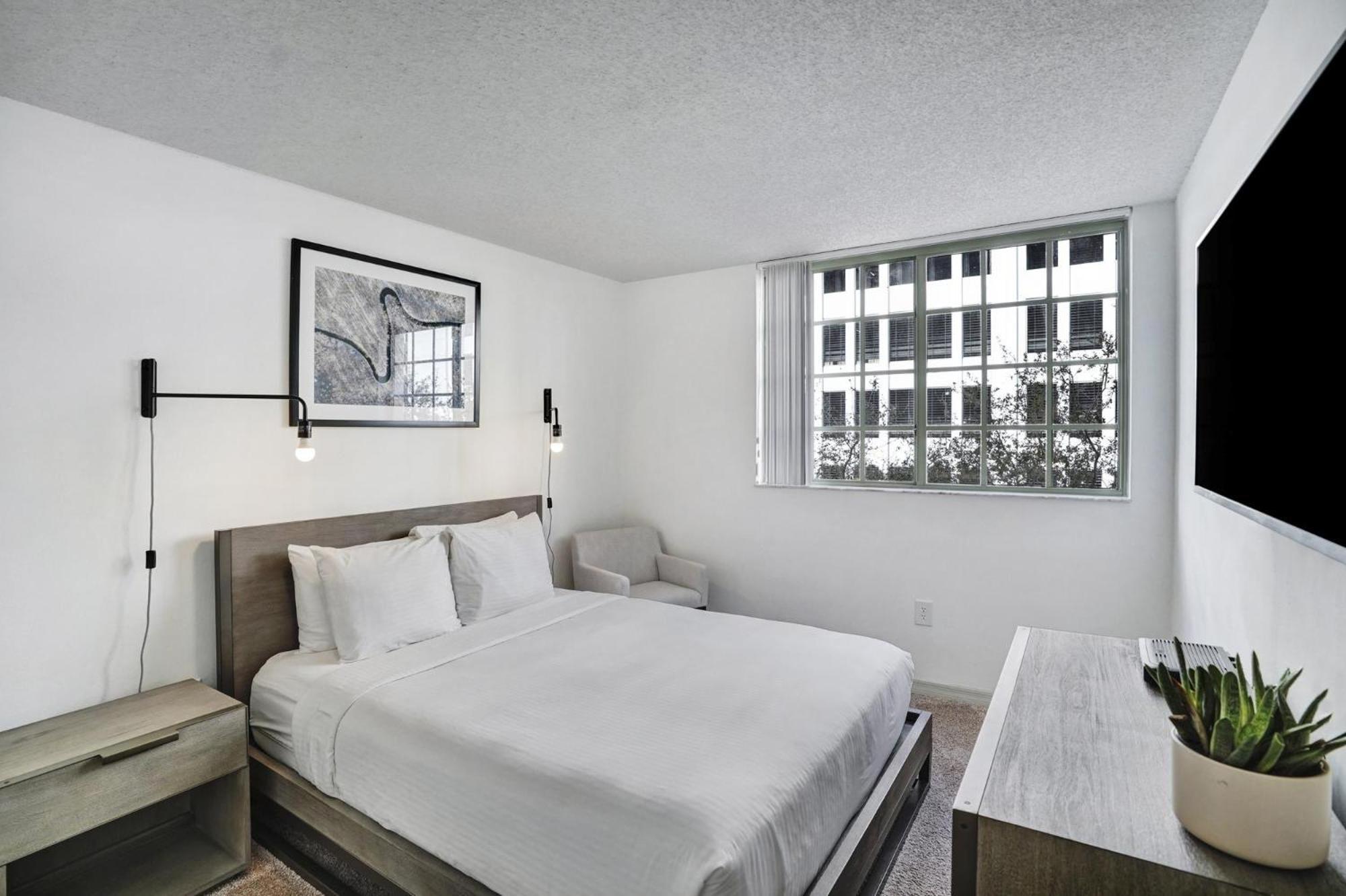 Dharma Home Suites Coral Gables At Gables Grand Plaza Miami Bilik gambar