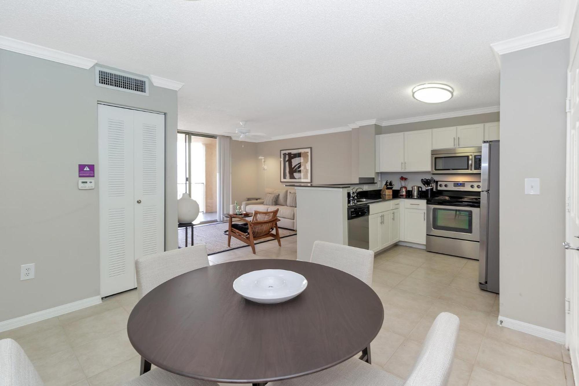 Dharma Home Suites Coral Gables At Gables Grand Plaza Miami Bilik gambar