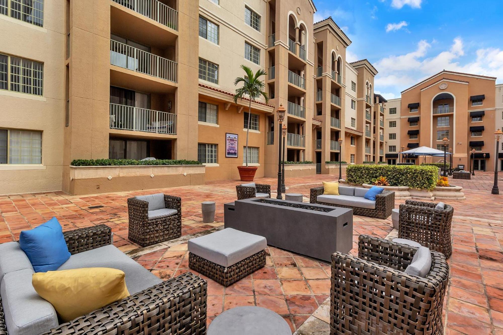 Dharma Home Suites Coral Gables At Gables Grand Plaza Miami Bilik gambar